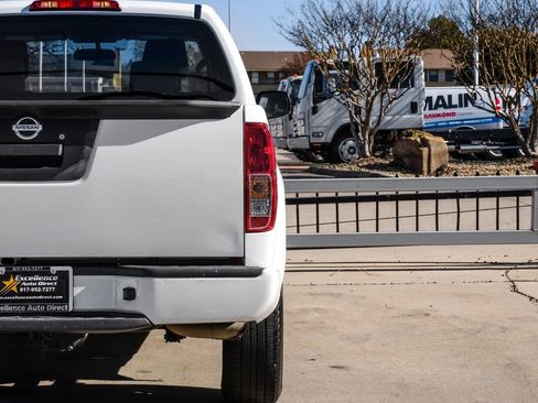 Used 2019 Nissan Frontier S image 40