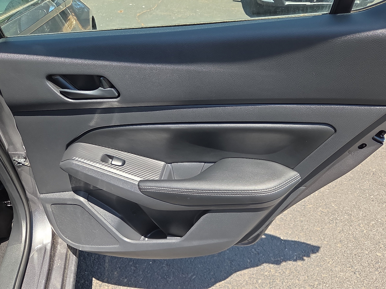 Used 2025 Nissan Altima 2.5 SV FWD image 19