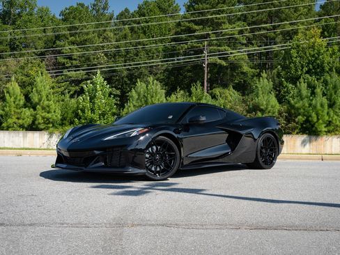 Used 2023 Chevrolet Corvette Z06 RWD image 24