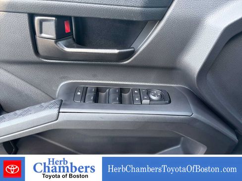 Used 2024 Toyota Tacoma SR5 AWD/4WD image 15