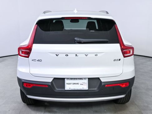 Used 2024 Volvo XC40 B5 Ultimate w/ Protection Package Premier image 31