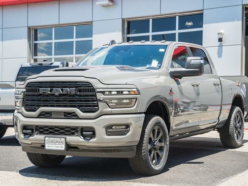 New 2026 RAM 2500 Laramie AWD/4WD image 3