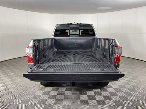 Used 2024 Nissan Titan SV w/ SV Convenience Package image 8