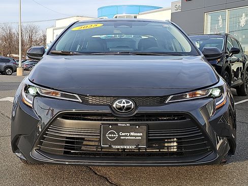 Used 2025 Toyota Corolla LE image 2