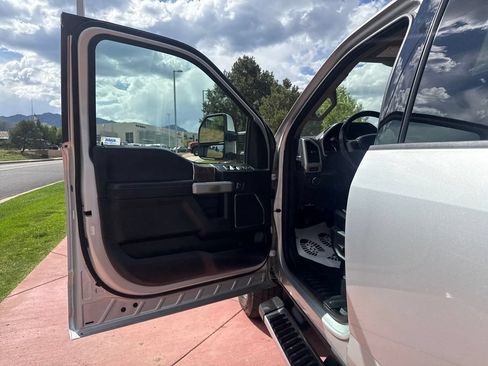 Used 2019 Ford F250 Lariat w/ Tow Technology Bundle AWD/4WD image 9