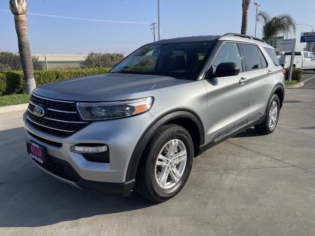Used 2024 Ford Explorer XLT w/ Equipment Group 202A RWD image 4