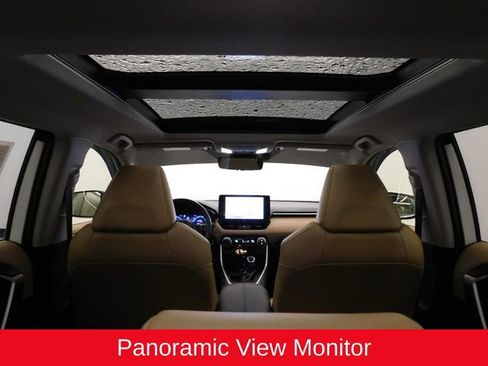 Used 2023 Toyota RAV4 Limited image 17