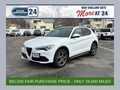 Used 2022 Alfa Romeo Stelvio Ti image 1