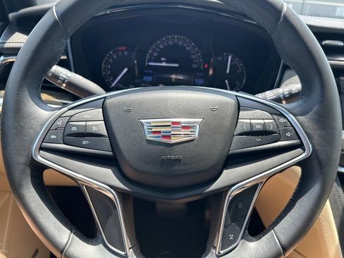 Used 2017 Cadillac XT5 FWD image 35