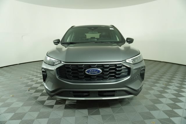 Used 2025 Ford Escape ST-Line FWD image 2