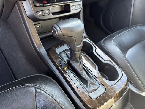 Used 2015 GMC Canyon SLT image 32