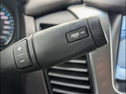 Used 2019 Chevrolet Tahoe LT RWD image 8