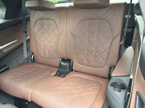 Used 2025 BMW X7 xDrive40i w/ M Sport Package AWD/4WD image 25