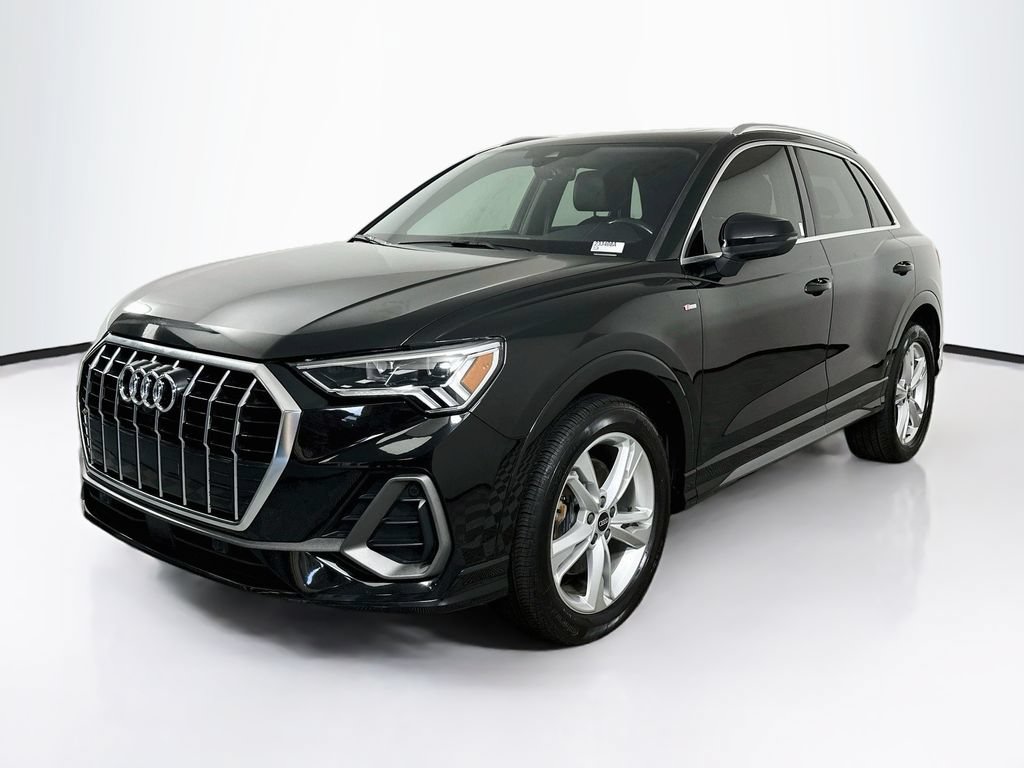 Used 2022 Audi Q3 2.0T Premium Plus w/ Premium Plus Package AWD/4WD image 1