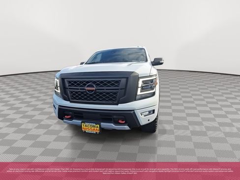 Used 2021 Nissan Titan PRO-4X w/ Pro-4x Convenience Package image 3