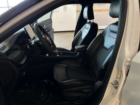 Used 2025 Jeep Compass Trailhawk AWD/4WD image 27