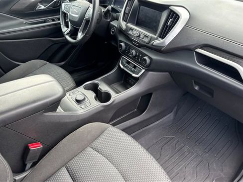 Used 2023 GMC Terrain SLE w/ Driver Convenience Package image 16