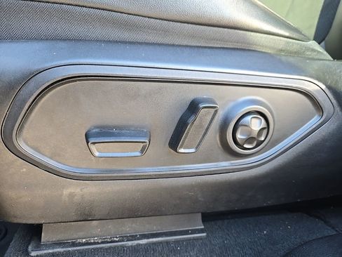 Used 2025 Jeep Grand Cherokee L Altitude image 13