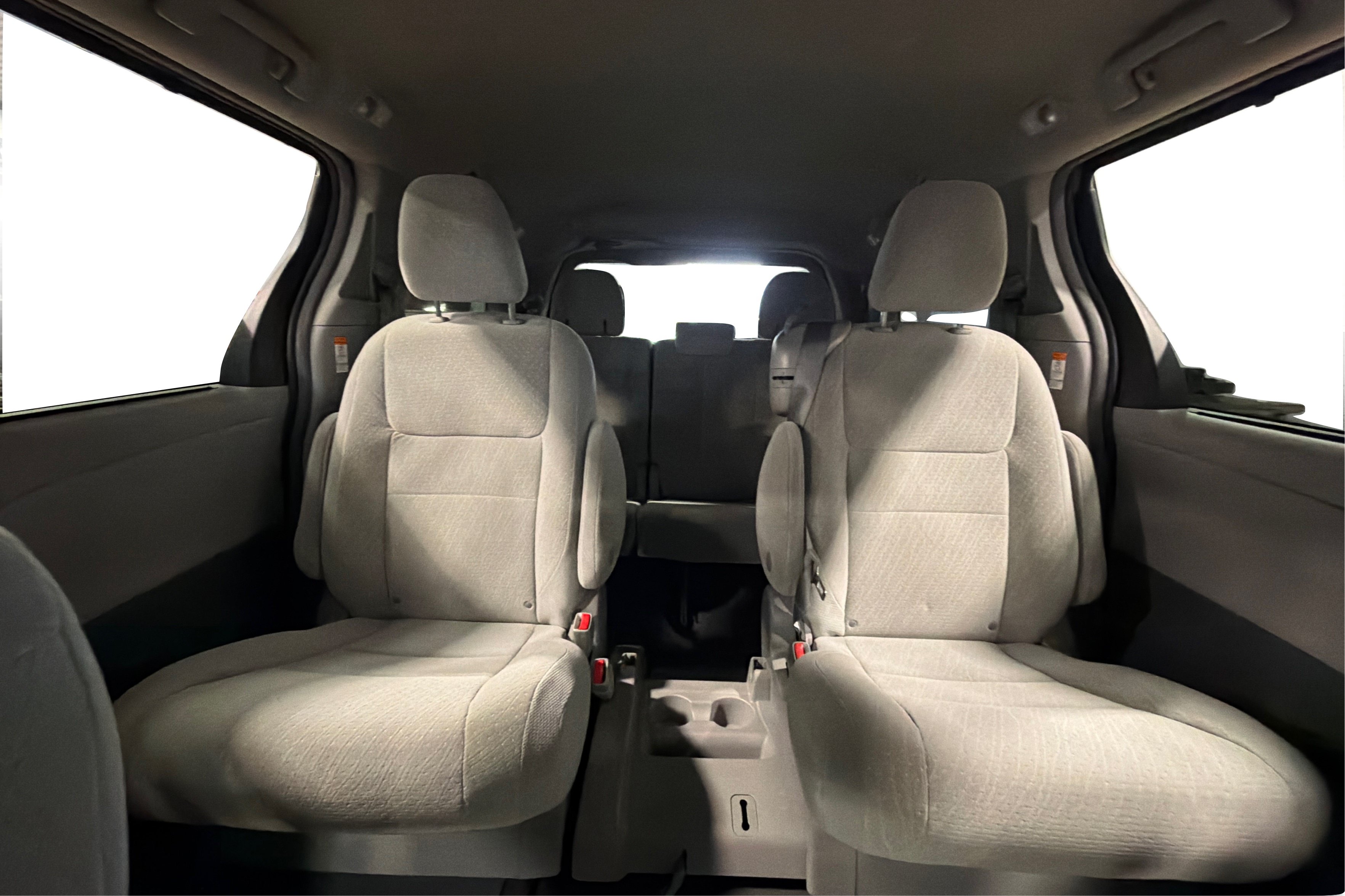 Used 2019 Toyota Sienna LE FWD image 39
