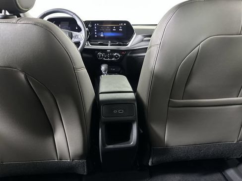 Used 2025 Chevrolet Trax ACTIV w/ Driver Confidence Package FWD image 22