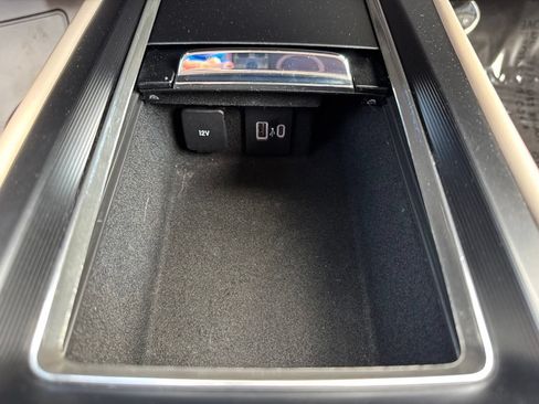 Used 2024 Lincoln Corsair AWD image 18