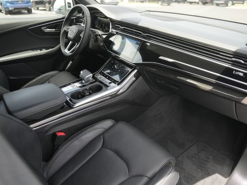 Certified 2025 Audi Q8 Prestige w/ Prestige Package image 21