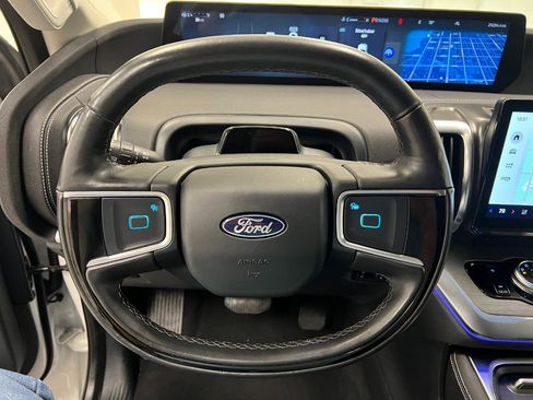 Used 2025 Ford Expedition Max Platinum AWD/4WD image 36