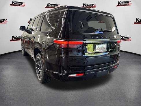 Used 2025 Jeep Wagoneer Series III AWD/4WD image 7