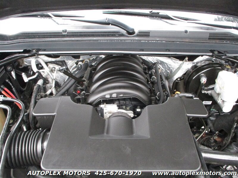 Used 2018 Chevrolet Suburban Premier AWD/4WD image 20