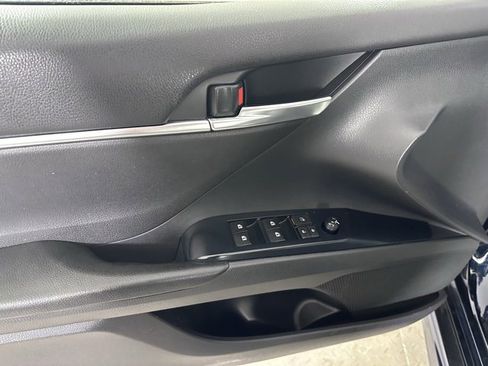 Used 2018 Toyota Camry SE image 19