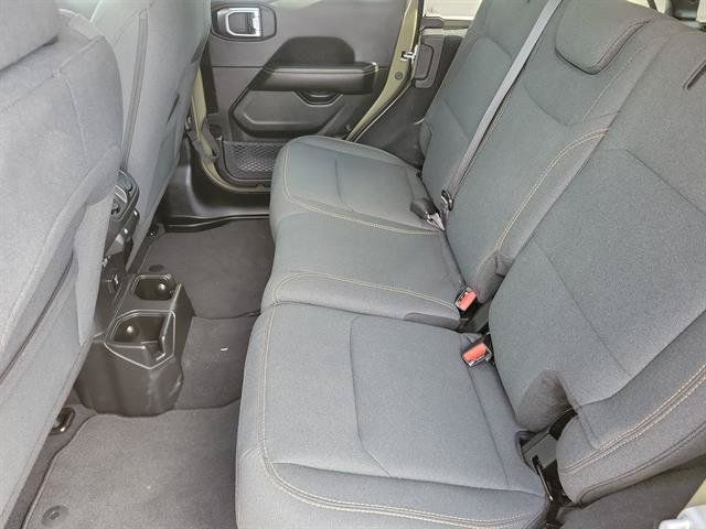 Used 2026 Jeep Wrangler Unlimited Sahara AWD/4WD image 13