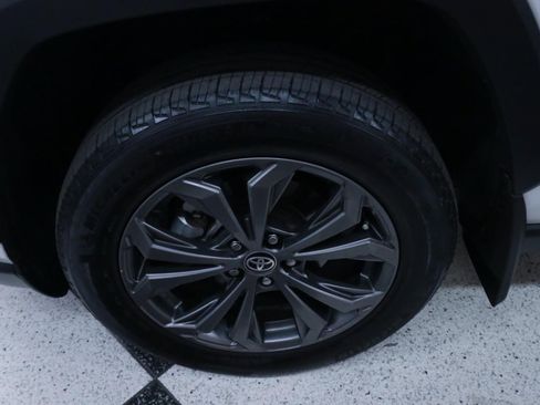 Used 2022 Toyota RAV4 XLE Premium image 34