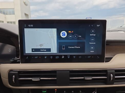 Used 2025 Lincoln Corsair Reserve w/ Equipment Group 202A AWD/4WD image 4