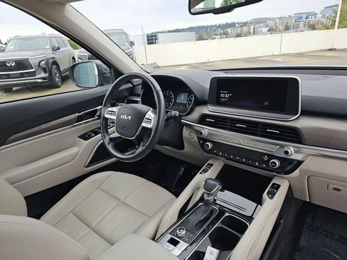 Used 2022 Kia Telluride EX w/ EX Premium Package image 10