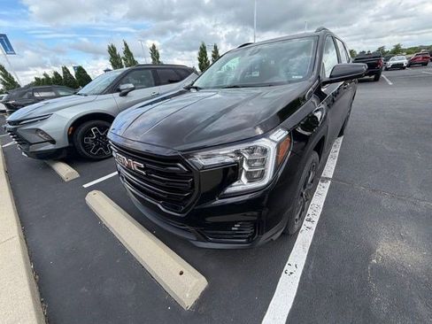 Used 2023 GMC Terrain SLE w/ Driver Convenience Package AWD/4WD image 23