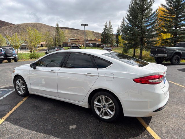 Used 2018 Ford Fusion SE w/ Fusion SE Technology Package FWD image 6