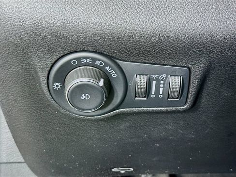 Certified 2022 Jeep Compass Latitude w/ Convenience Group AWD/4WD image 18