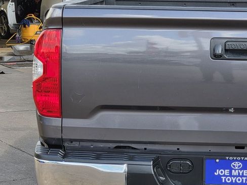 Used 2018 Toyota Tundra SR5 w/ SR5 Upgrade Package RWD image 10