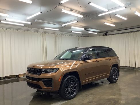 New 2026 Jeep Grand Cherokee Summit w/ Obsidian Package AWD/4WD image 1
