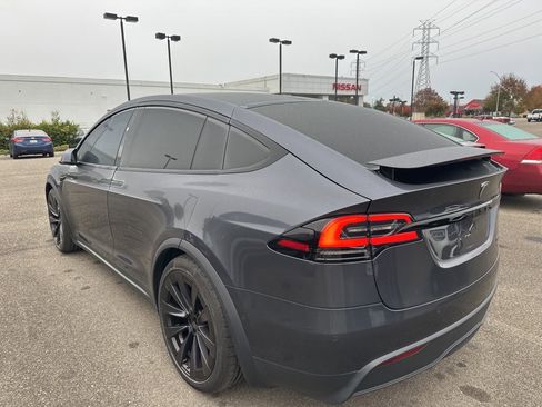 Used 2022 Tesla Model X Plaid image 4