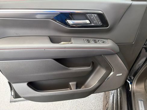 New 2026 Chevrolet Suburban RST image 10