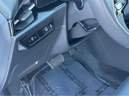 Certified 2025 Kia Niro EX image 30