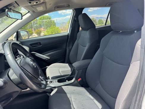 Used 2024 Toyota Corolla Cross LE AWD/4WD image 7