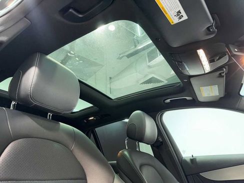 Used 2020 Mercedes-Benz GLC 300 image 11