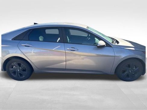Used 2023 Hyundai Elantra SEL image 5