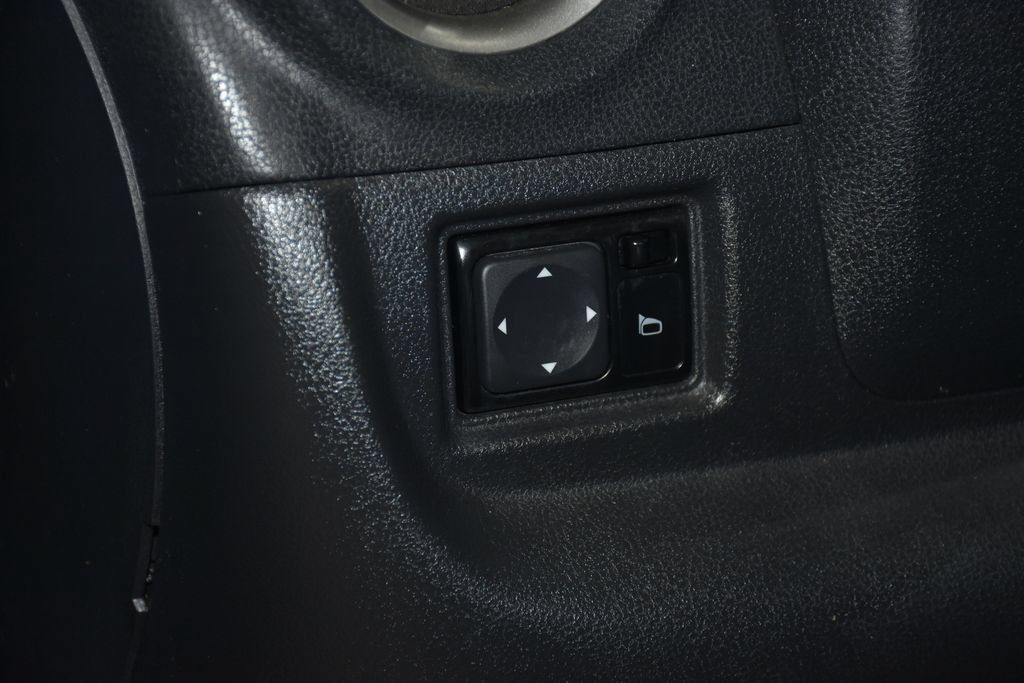 Used 2014 Nissan Versa Note SV FWD image 12