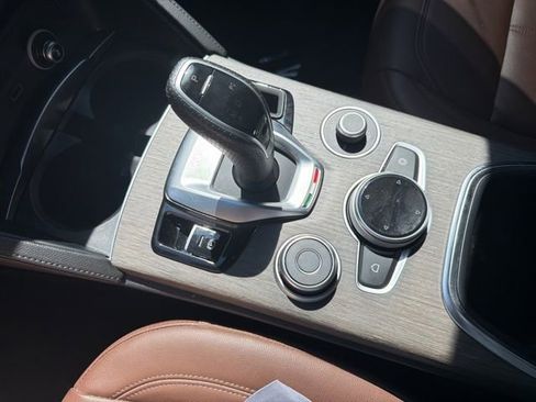 Used 2022 Alfa Romeo Stelvio Ti AWD/4WD image 29