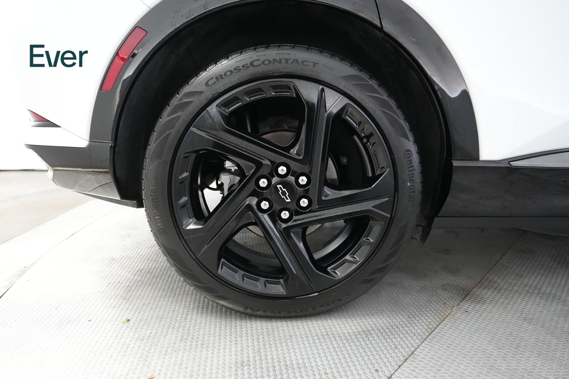 Used 2024 Chevrolet Equinox EV RS FWD image 22