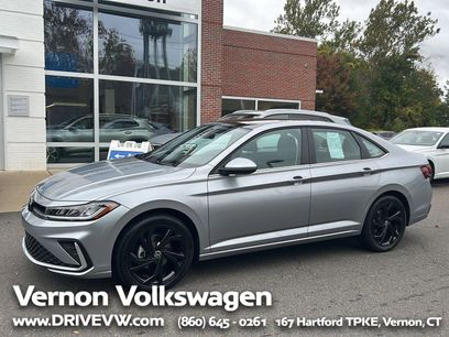 Used 2025 Volkswagen Jetta SE w/ Sunroof Package