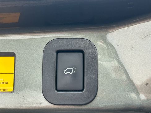 Used 2013 Toyota Sienna XLE image 9